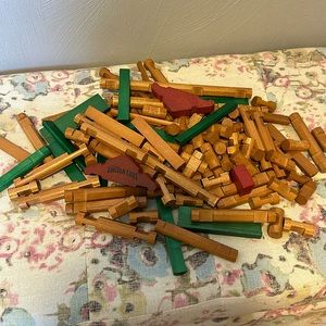100 Piece Lincoln Logs Set